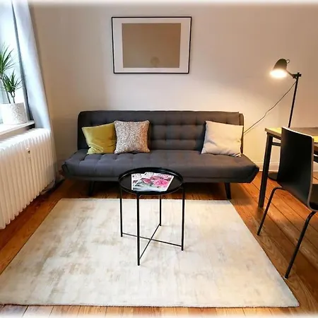 Gemuetlich - 2 Zimmer-altbau, 24h Check-in Apartment *